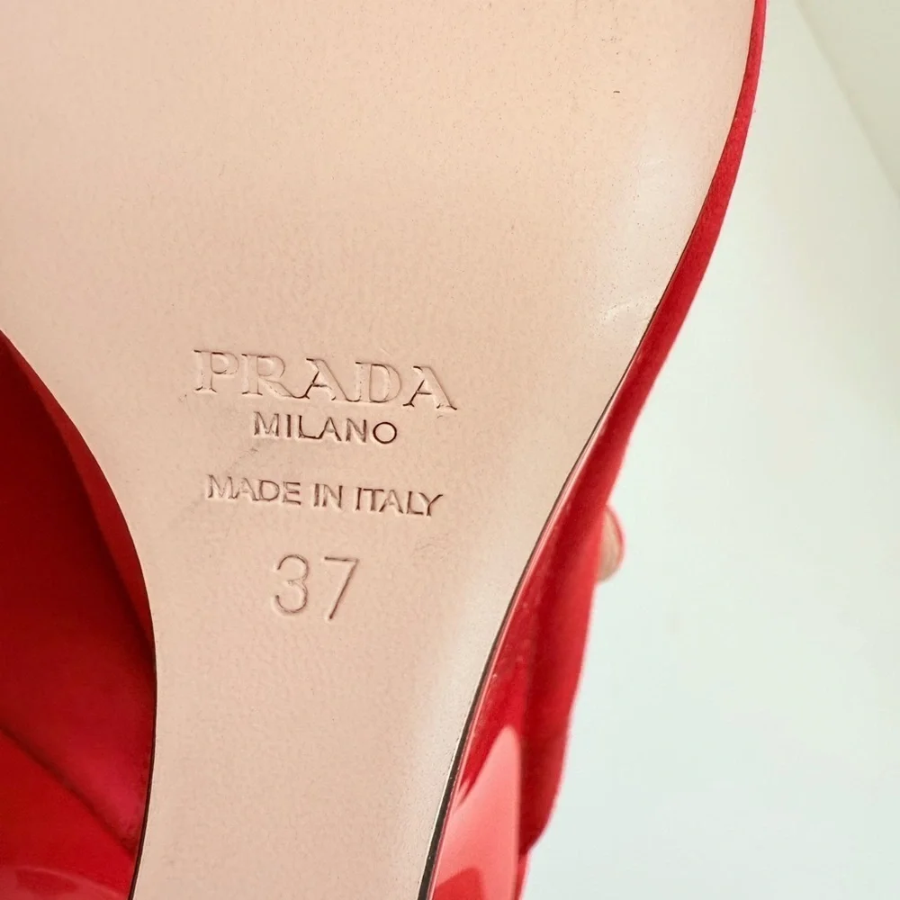 Prada Red Satin Patent Sculpted Bow Wedge heel Mary Jane pumps EU 37 - Picture 6 of 11